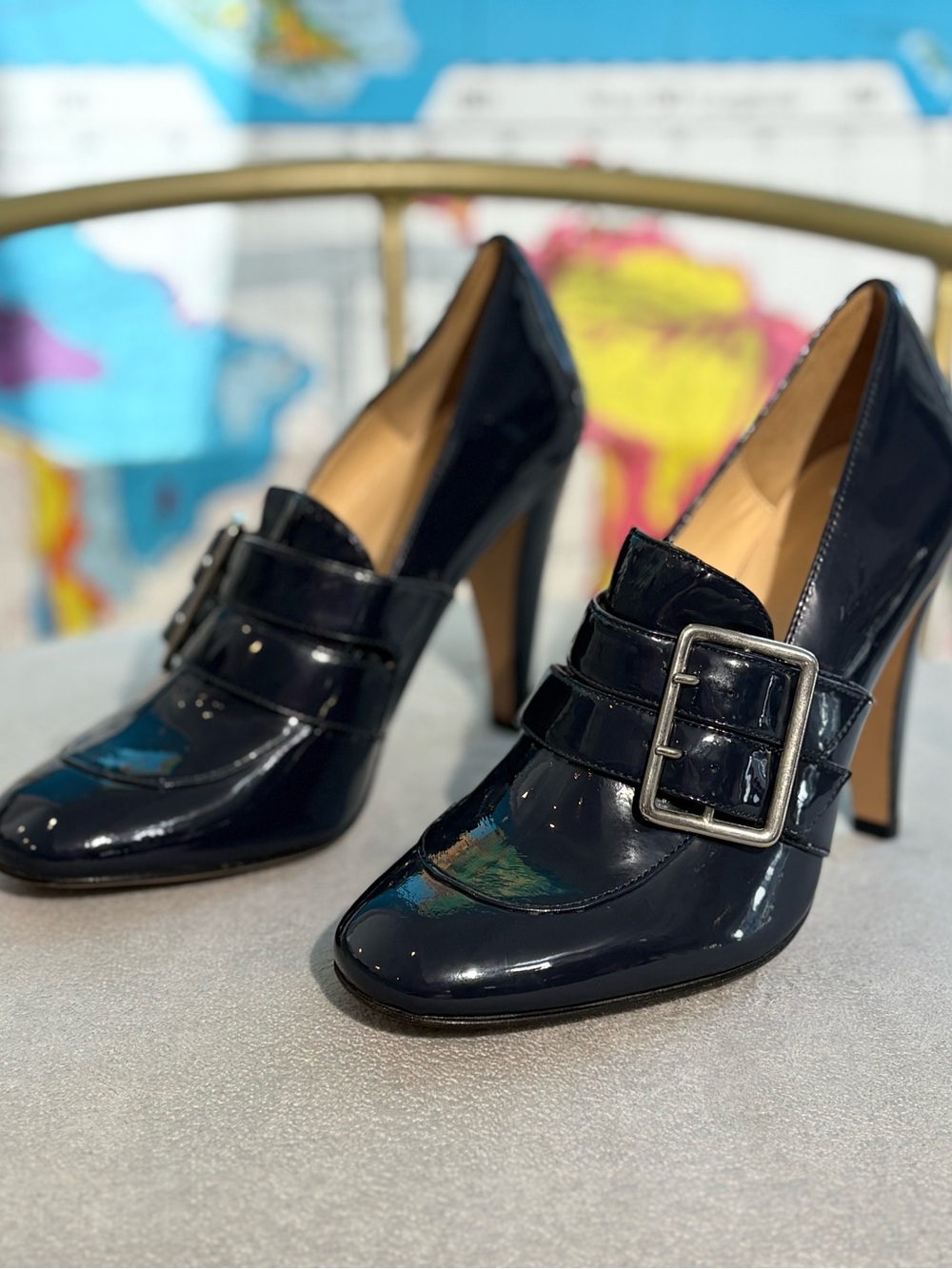 Vntg Tommy Hilfiger Made in Italy navy blue
Patent Leather Heeled Loafers, Sz 6